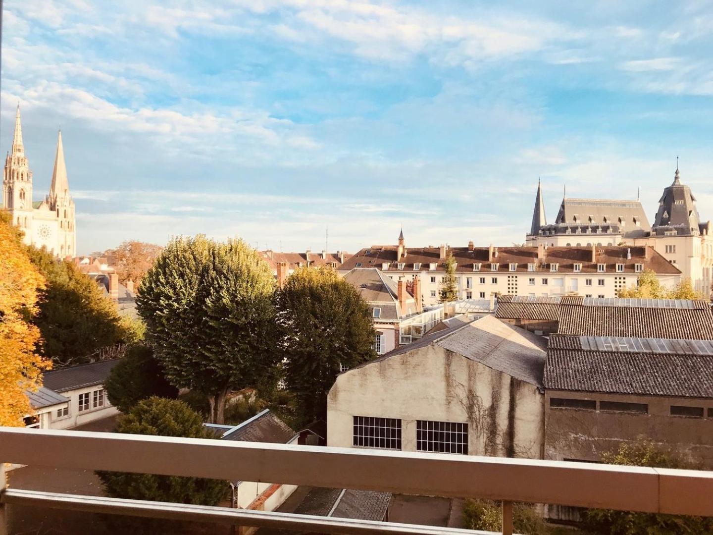 Le Casanova - Appartement avec parking et balcon vue Cathédrale Chartres Esterno foto